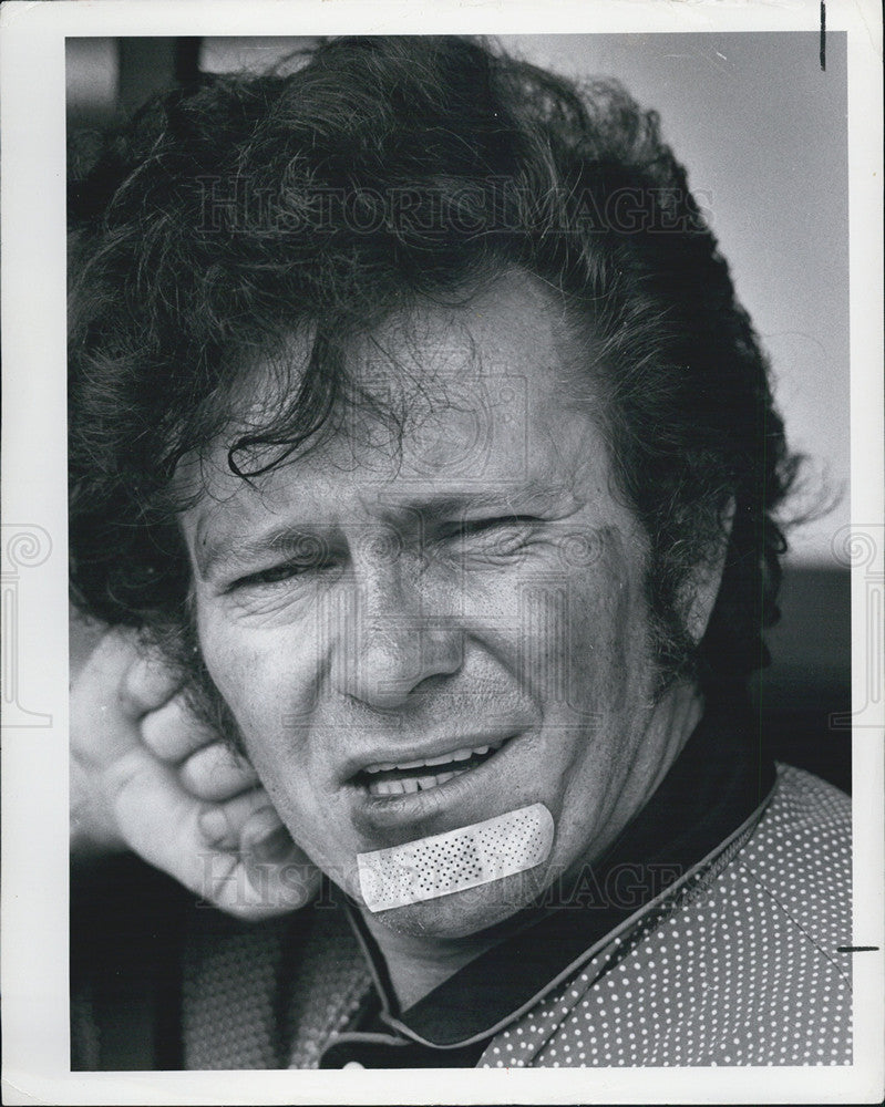 1977 Press Photo John Cook - Historic Images