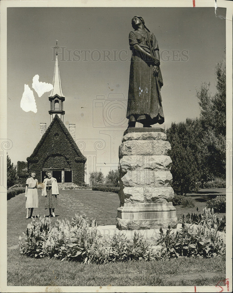 Press Photo Nova Scotia Evangeline Monument - Historic Images