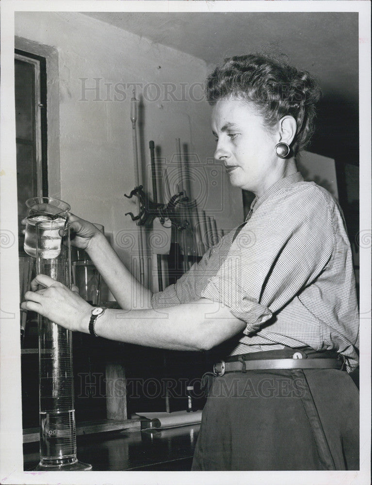 1958 Press Photo Sarasota FL Mrs. Helen Lyons Supervisor of both.... - Historic Images