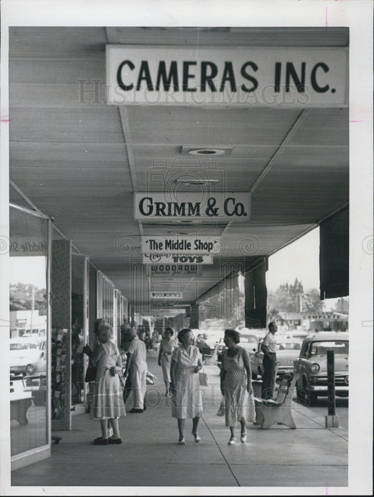 1960 Press Photo Cameras Inc, Grimm and Co. and The Middle Shop - Historic Images