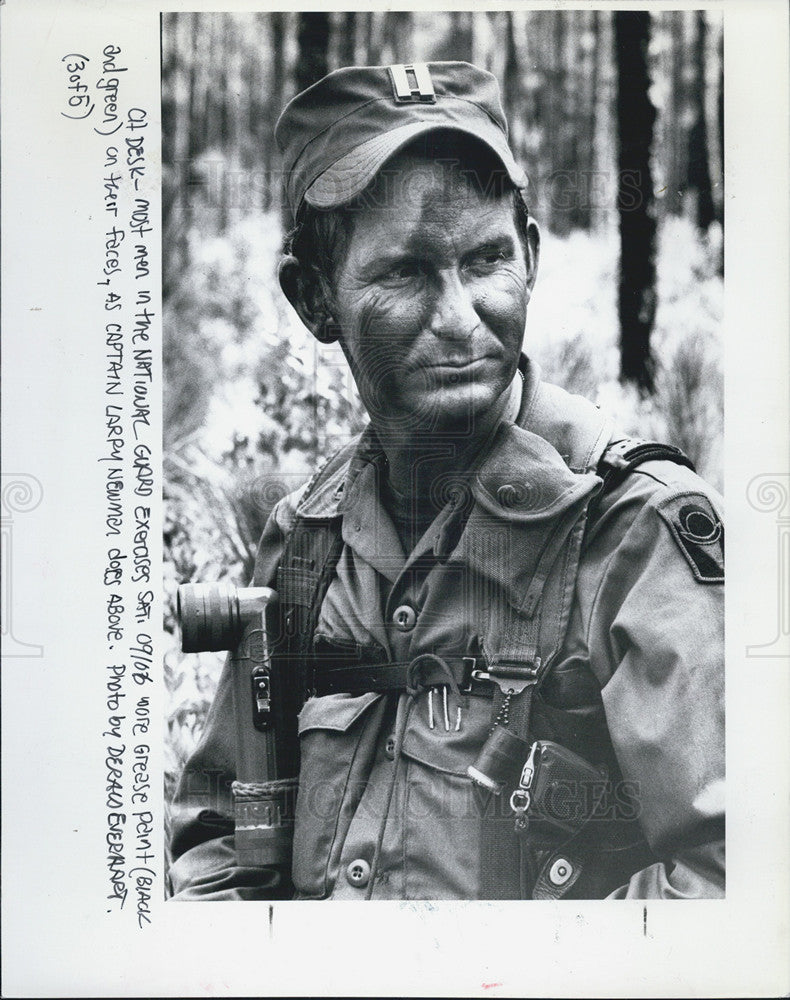 1980 Press Photo Capt. Larry Newman Wearing Grease Paint - Historic Images