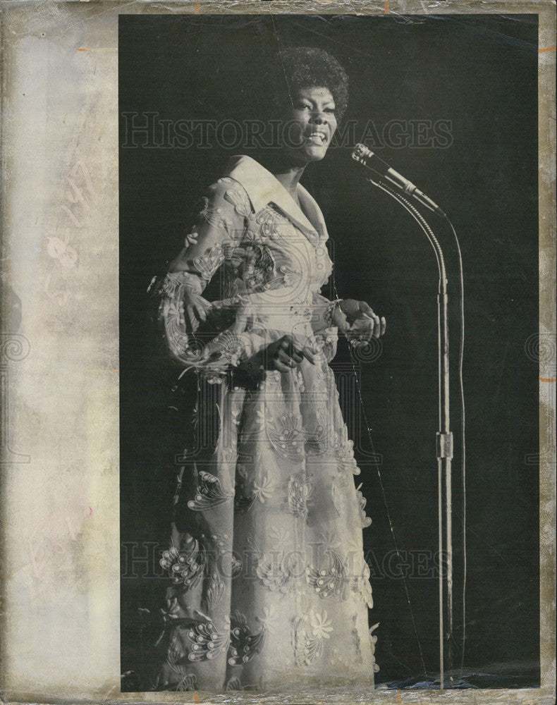 1972 Press Photo Singer Dionne Wewicke - Historic Images