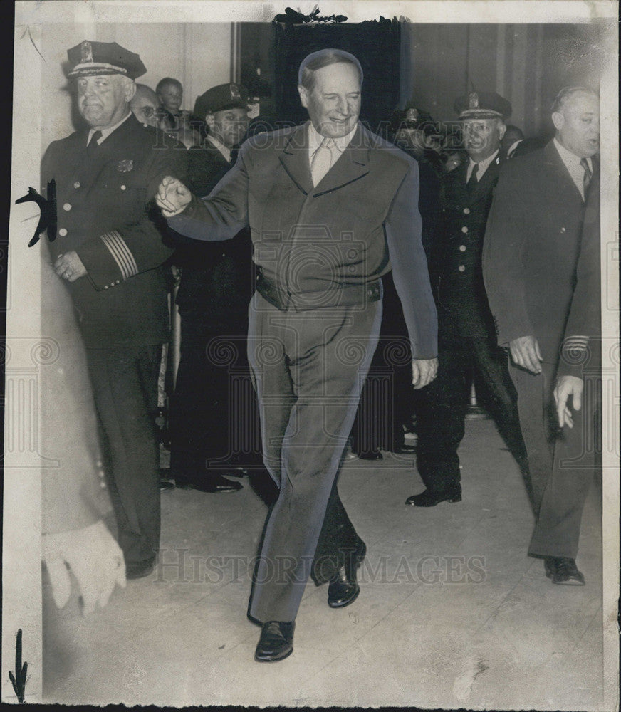 1951 Press Photo General Douglas MacArthur Capitol Corridor Senate Committee - Historic Images