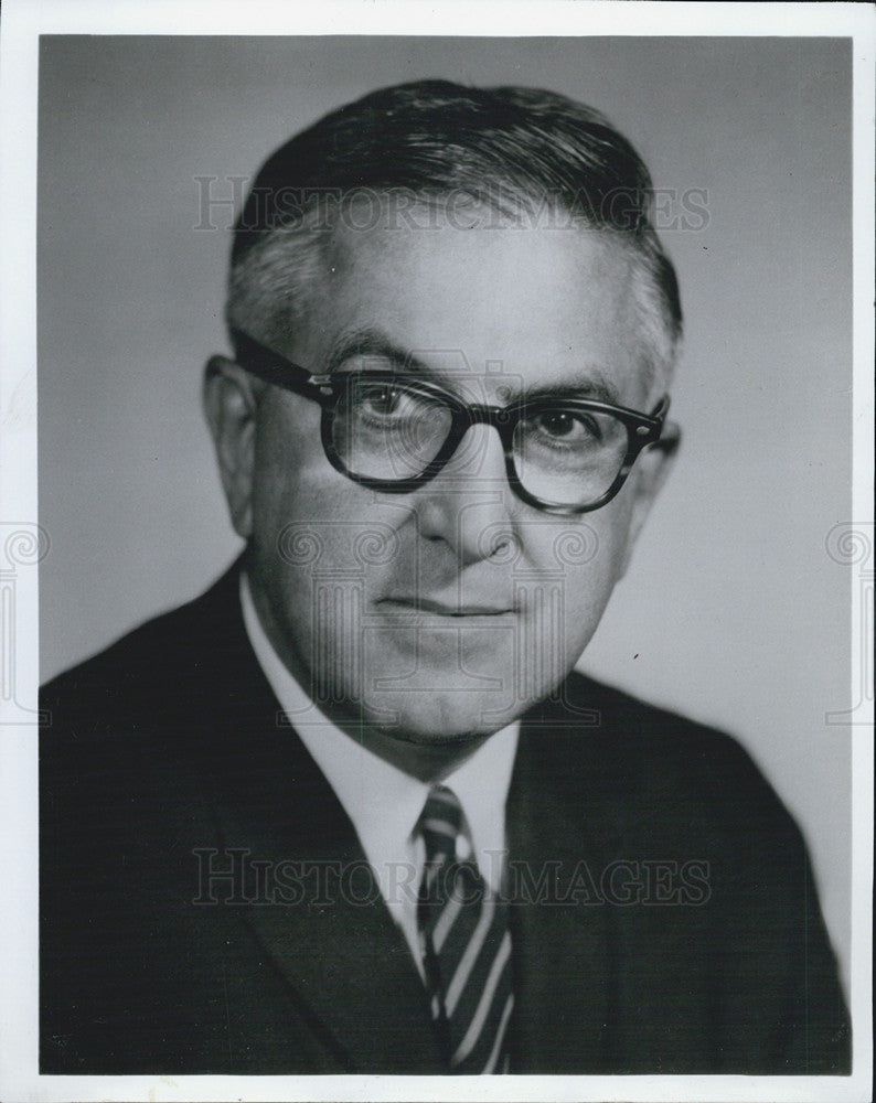 1977 Press Photo Michael Tenenbaum president Inland Steel co. - Historic Images