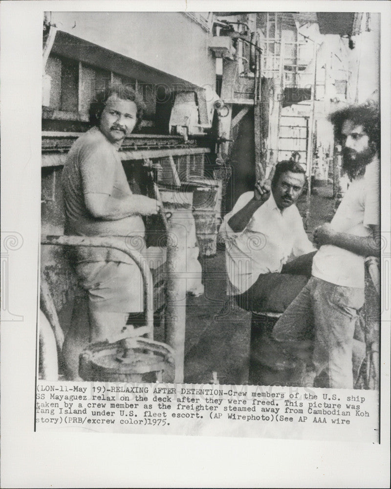 1975 Press Photo Crew Members of US Ship SS Mayaguez - Historic Images