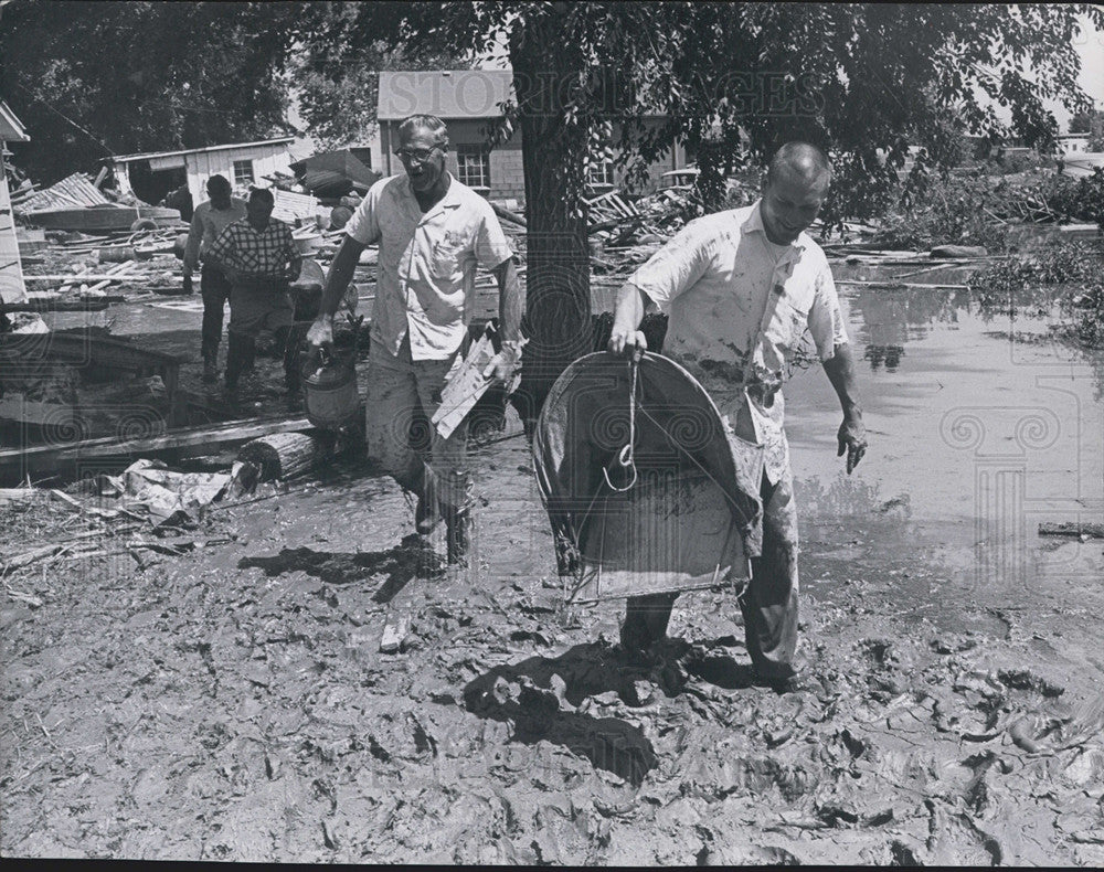 1965 Press Photo Flood cleanup in Denver Colorado by Seman Ekstrom &amp; A. J. Byrum - Historic Images