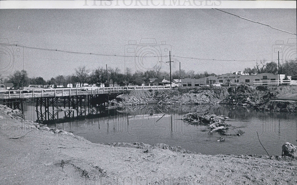 1965 Press Photo new bridge W. Evans Ave. replacement destroyed flood timber - Historic Images