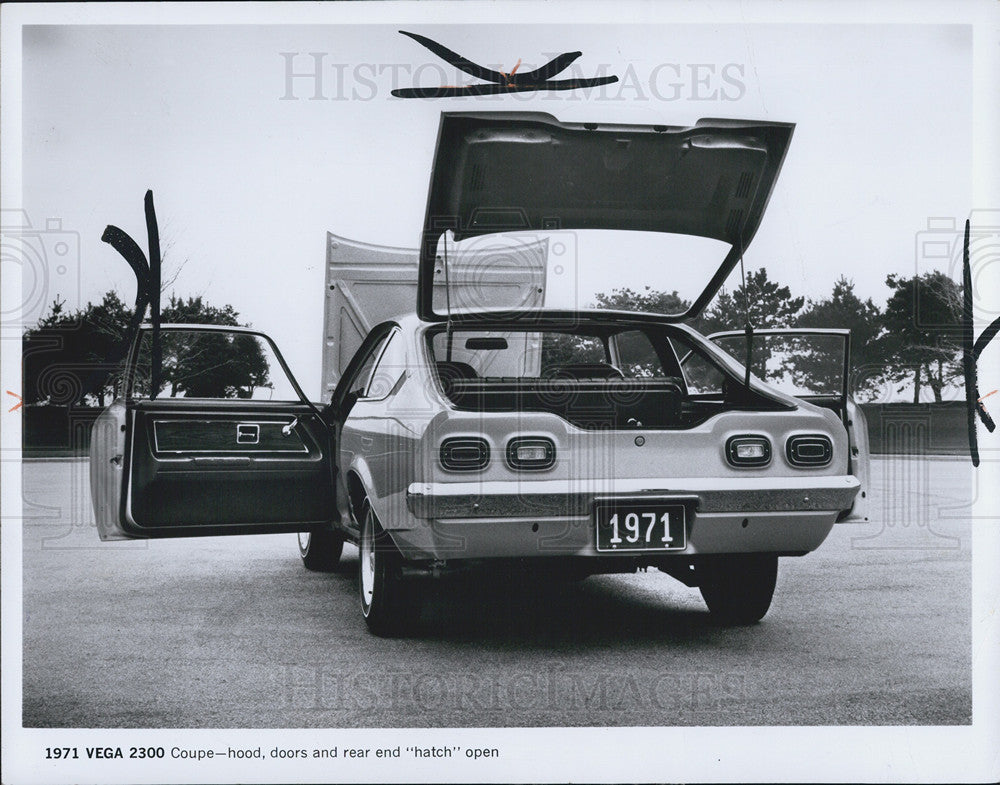 1970 Press Photo 1971 Vega 2300 Coupe - Historic Images