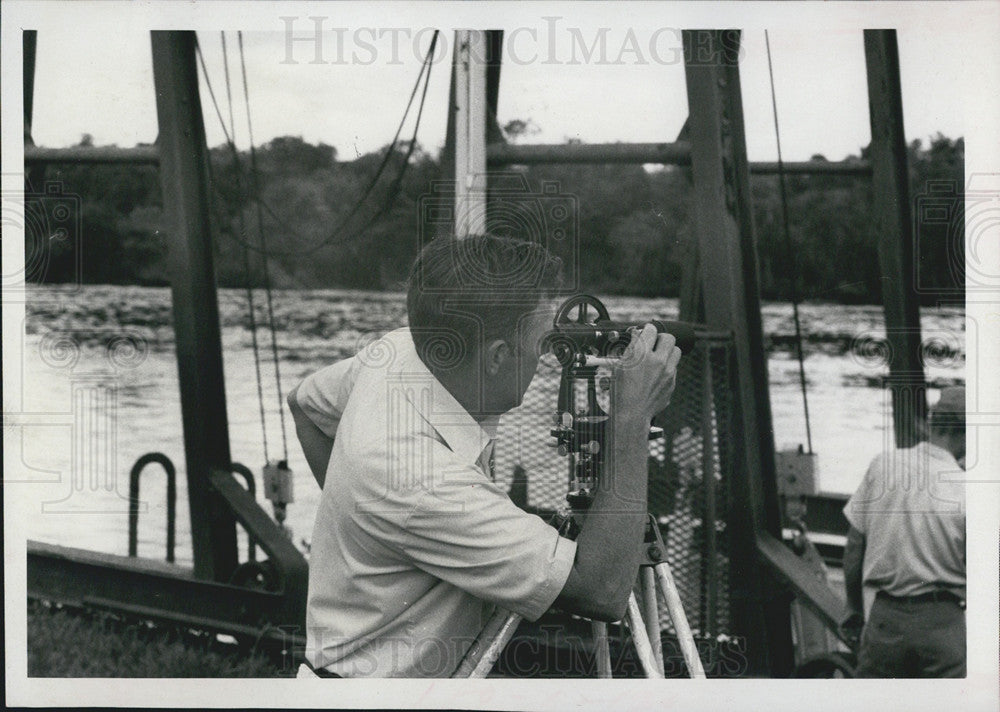 1971 Press Photo Punta Gorda officials inspect Hendrickson Dam - Historic Images