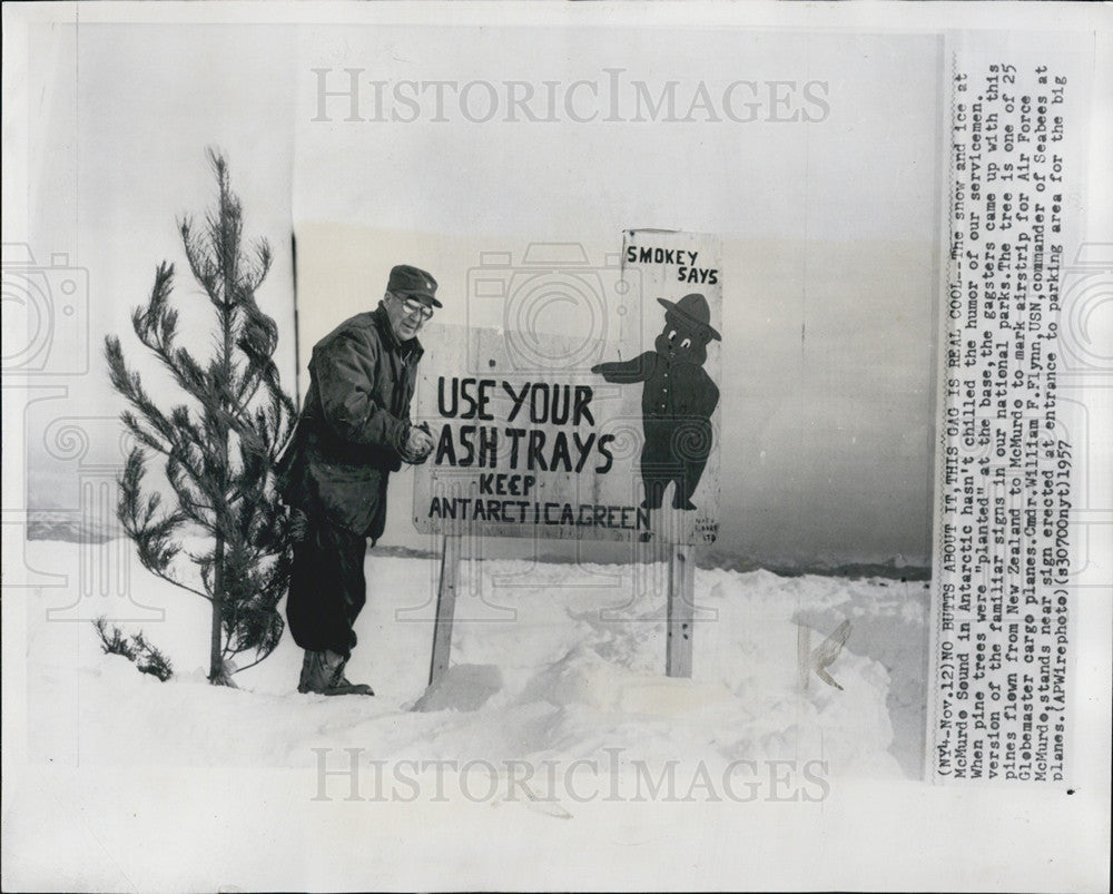 1957 Press Photo Keep Antarctica Green Sign Joke McMurde Sound Antarctica - Historic Images