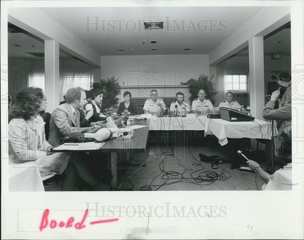 1980 Press Photo Military Investigations meeting - Historic Images