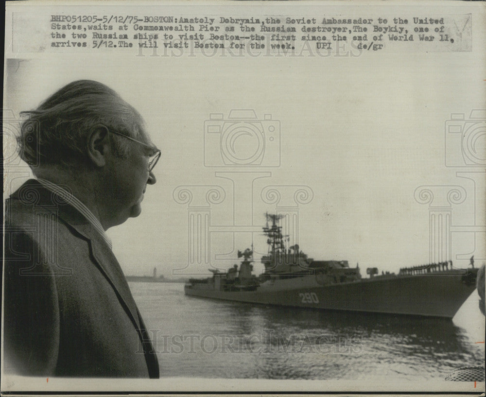 1975 Press Photo Amatoly Debrynin soviet ambassador Russian destroyer  Boykiy - Historic Images