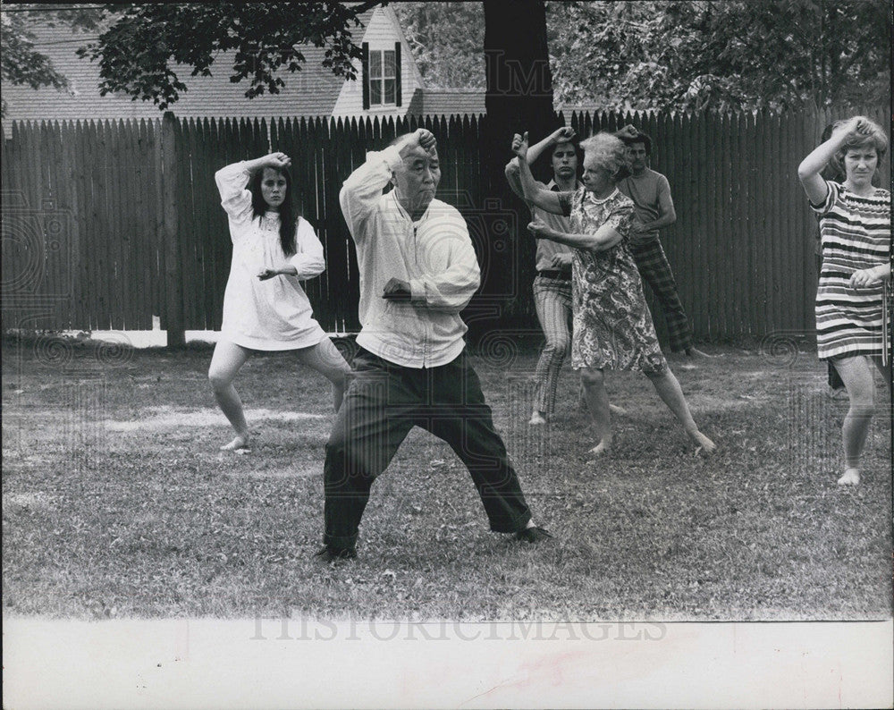 1970 Press Photo T.T. Liurg Leading Tai Chi Chuan Exercises Cumbres - Historic Images