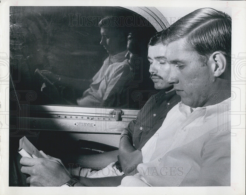 1966 Press Photo Men Riding Train To Basic Training Military Draft St Petersburg - Historic Images