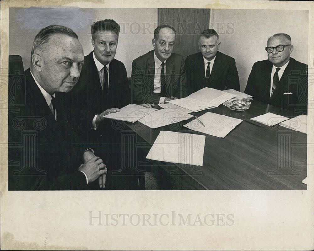 1965 Press Photo Military Draft Board Members William F. Galvin, Richard A. Melz - Historic Images