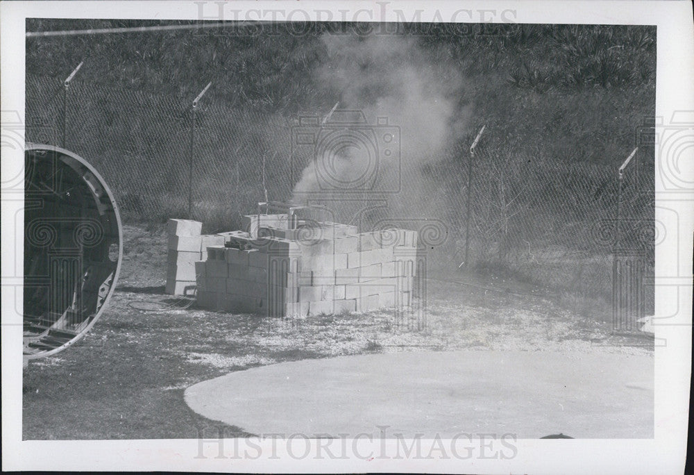 1970 Press Photo Kids Testing Rocket Engine Science Center Florida - Historic Images