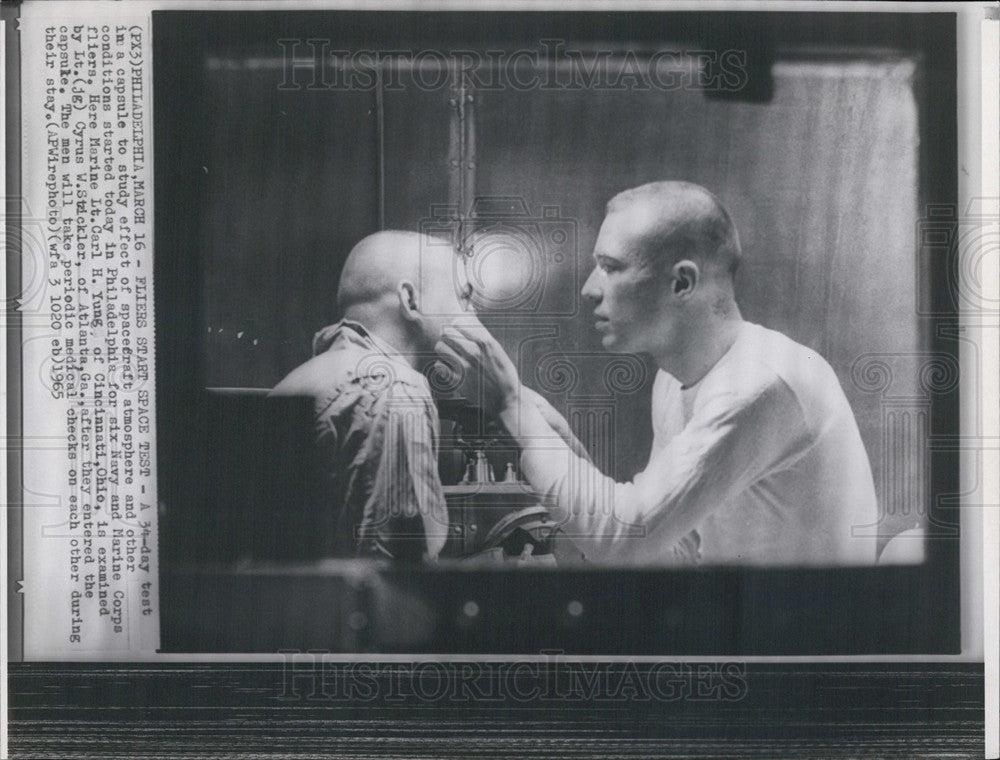 1965 Press Photo Fliers Start 34 Day Space Test In Space Capsule - Historic Images