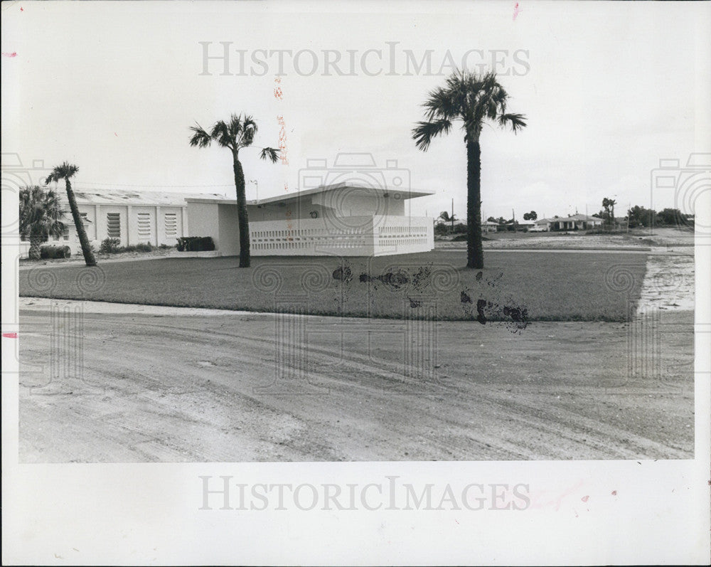 1965 Press Photo Indian Rocks Beach Pumping Station  Gets Final Touch - Historic Images