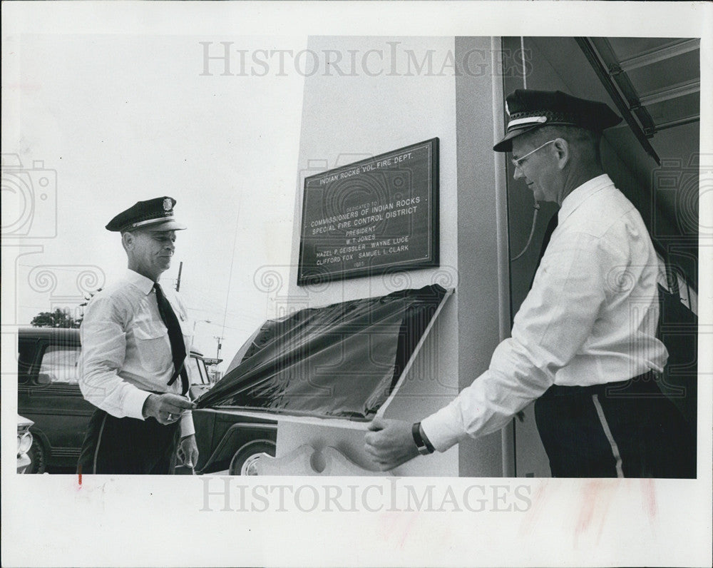 1965 Press Photo Indians Rocks Police Department - Historic Images