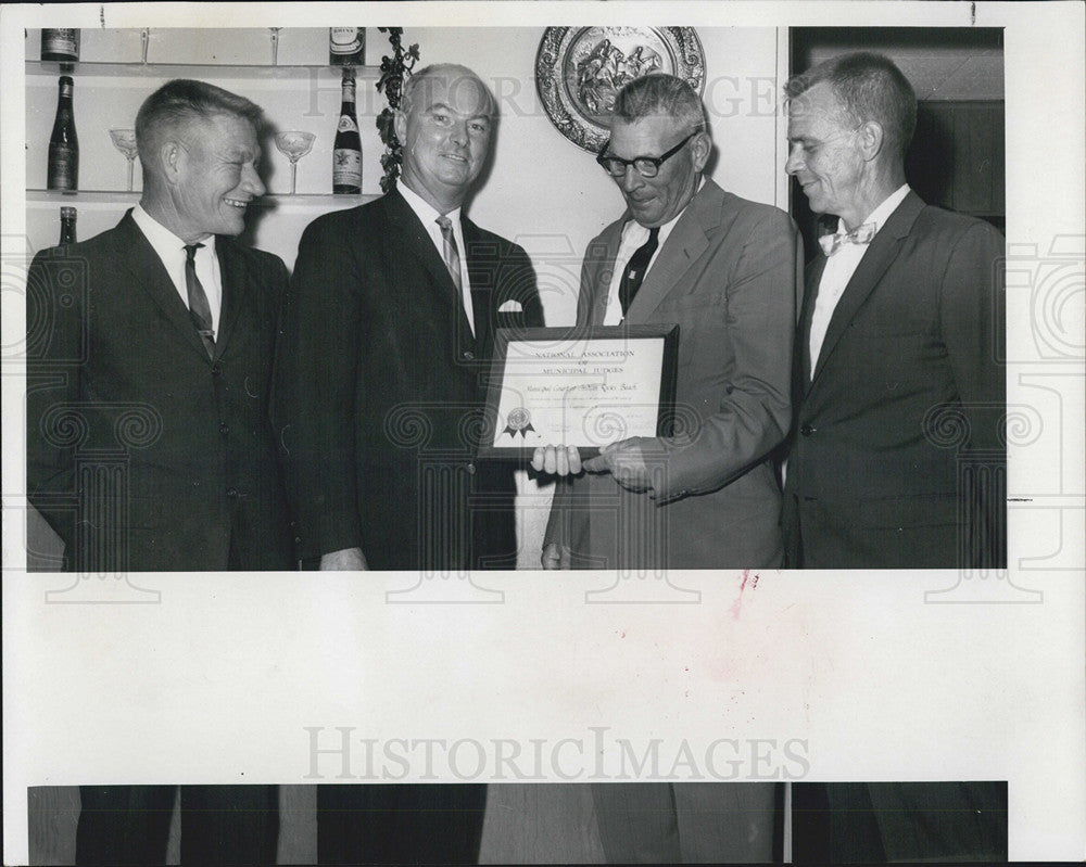 1965 Press Photo Indian Rocks Police Department Honored - Historic Images