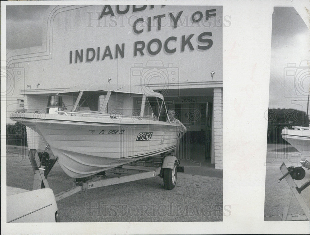 1971 Press Photo Indian Rocks Beach Accepts New Police Patrol Boat - Historic Images