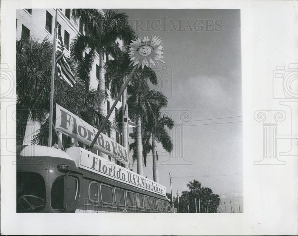 1963 Press Photo Florida Development Commission Showcase Bus - Historic Images