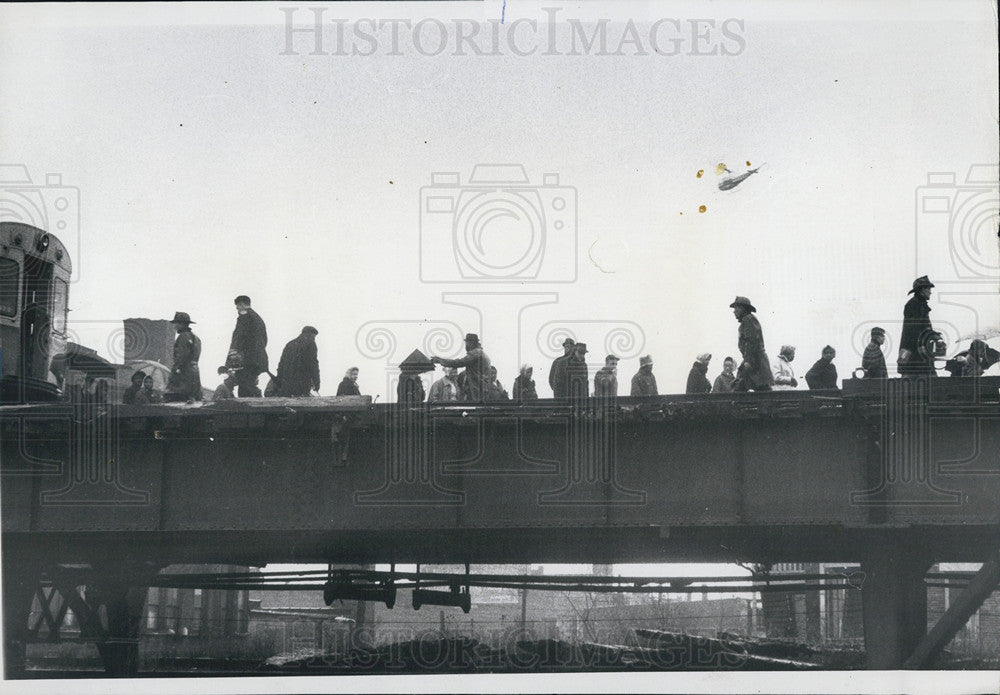 1966 Press Photo L Train Indiana Ave Station Derailment - Historic Images