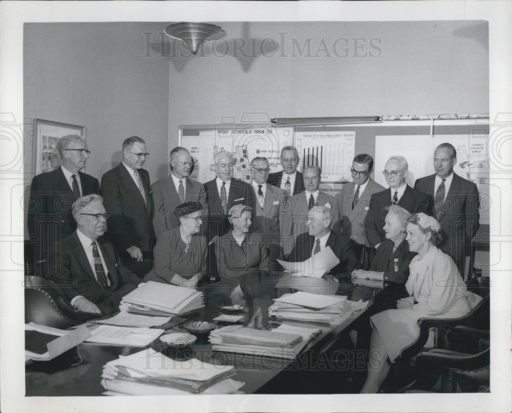 Press Photo District superintendents Robert E. Lakemancher, Kathryn E. Steinmetz - Historic Images