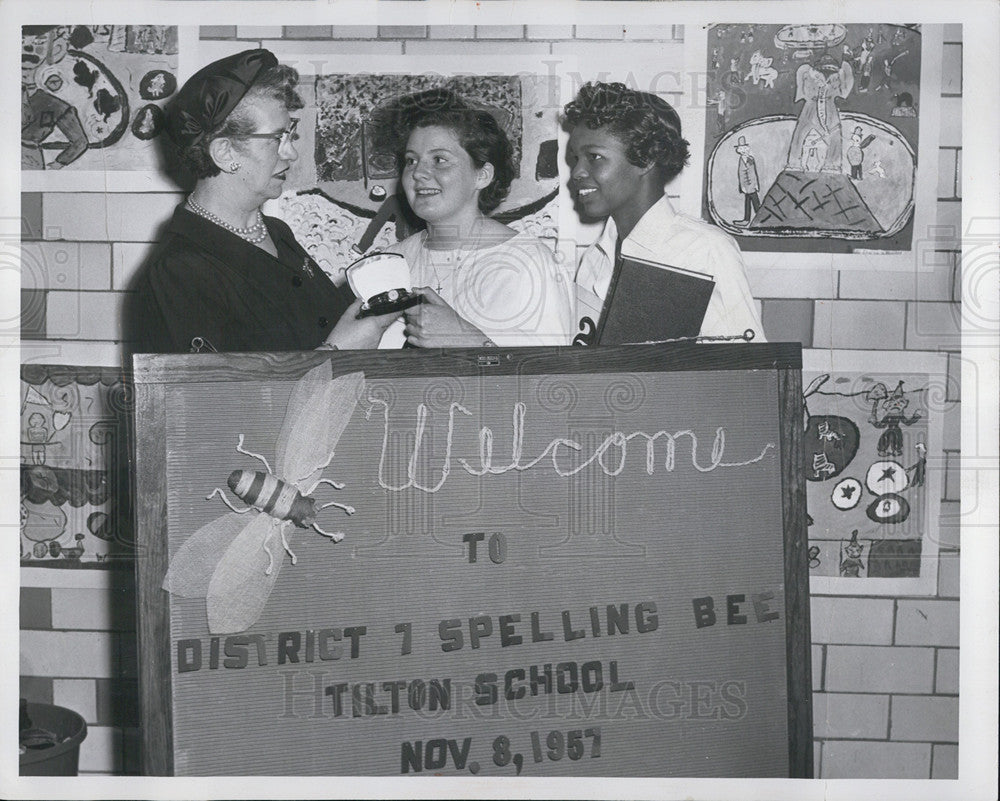 1957 Press Photo Daily News Spelling Bee winner Patricia Heath - Historic Images