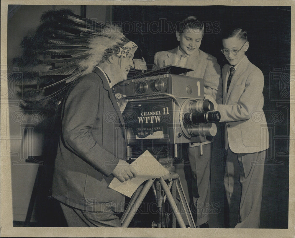 1957 Press Photo WTTW&#39;s Joe Kelly; Spelling Bee&#39;s Douglas Kinney &amp; James Kirby - Historic Images