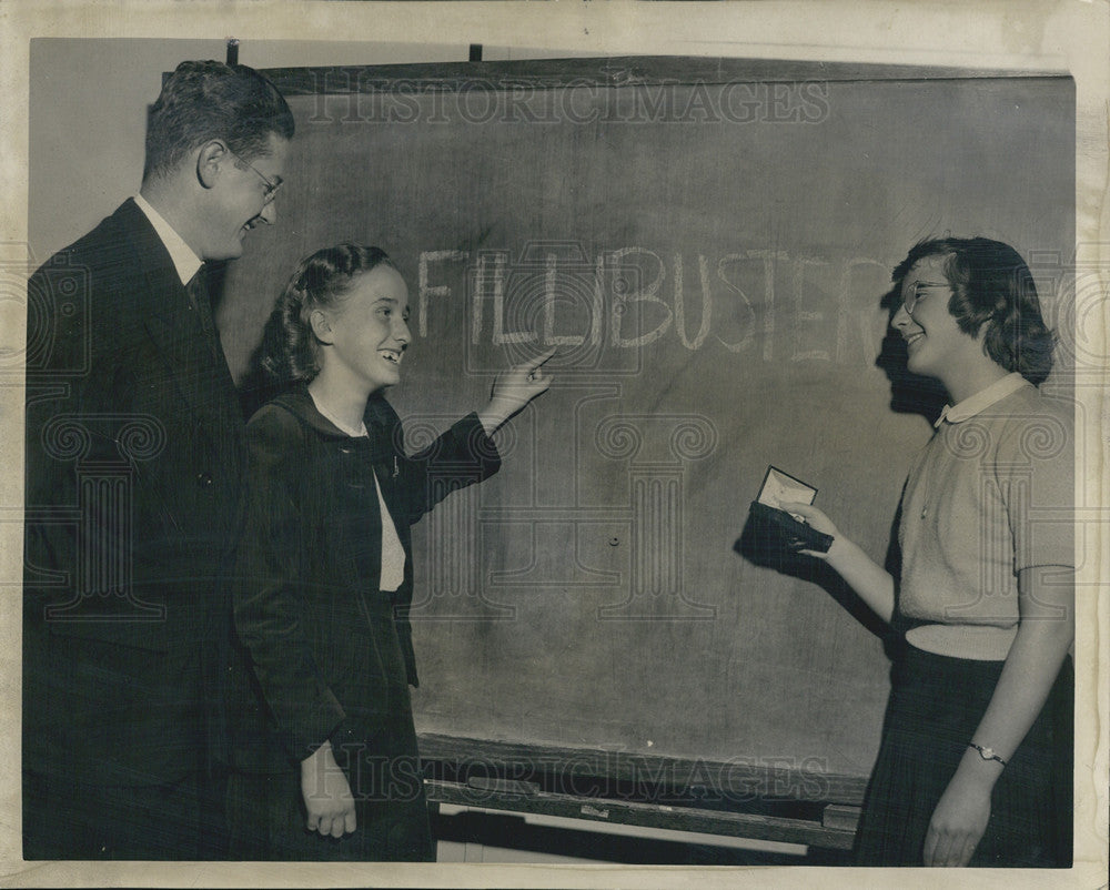 1948 Press Photo Spelling Bee RUnner up Marry Pieroni, and champion Barbara - Historic Images