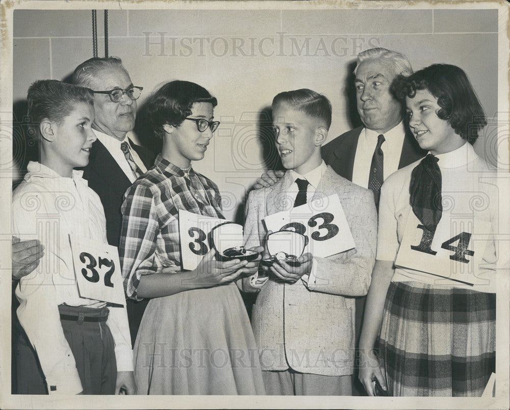 1955 Press Photo Double Crowning of Spelling Bee Championa, Ross Herr, Ronald - Historic Images