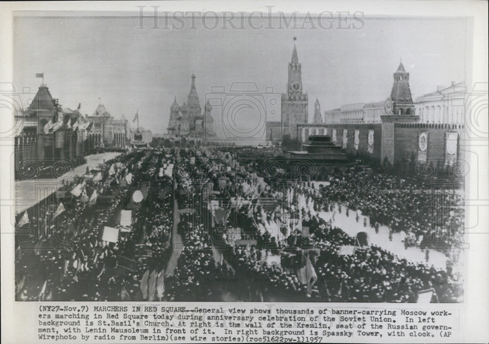 1957 Press Photo Moscow Workers, Red Square, Soviet Union Anniversary - Historic Images