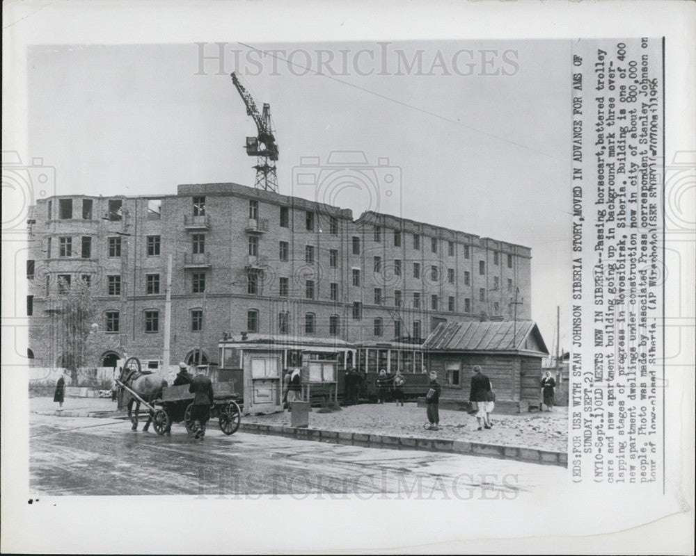1956 Press Photo Novosibirak, Siberia, Apartment Building - Historic Images