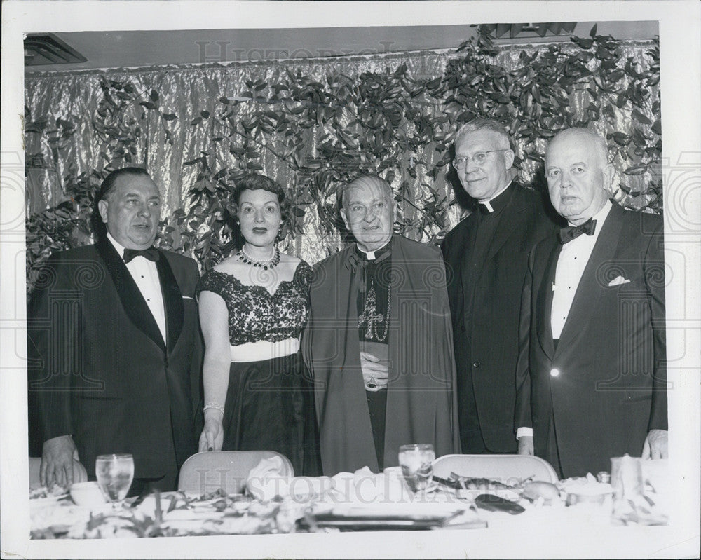 1958 Press Photo Bishop Bernard J. Sheil party - Historic Images