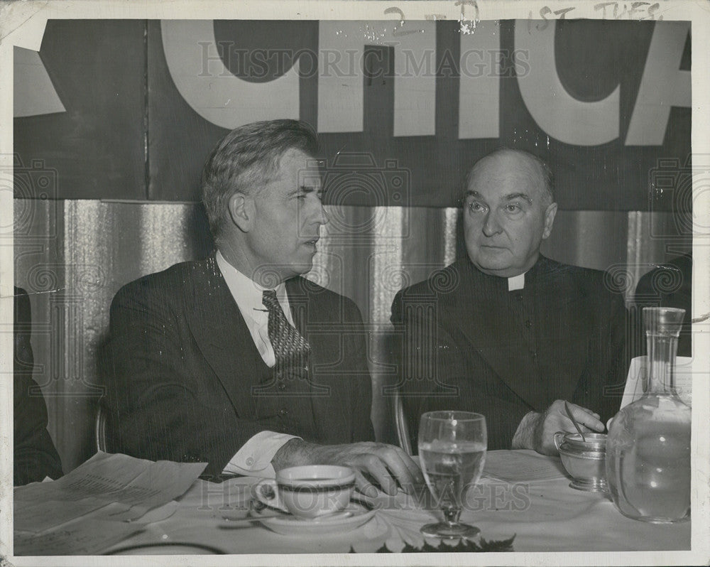 1944 Press Photo Henry Wallace, Bernard Sheil Marshall Fields Testimonial Dinner - Historic Images