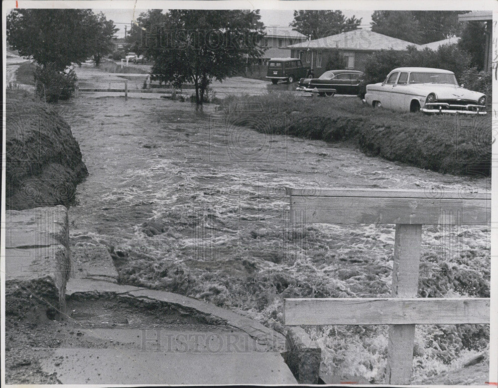 1965 Press Photo Water Floods Properties Harvard Gulch Denver CO - Historic Images