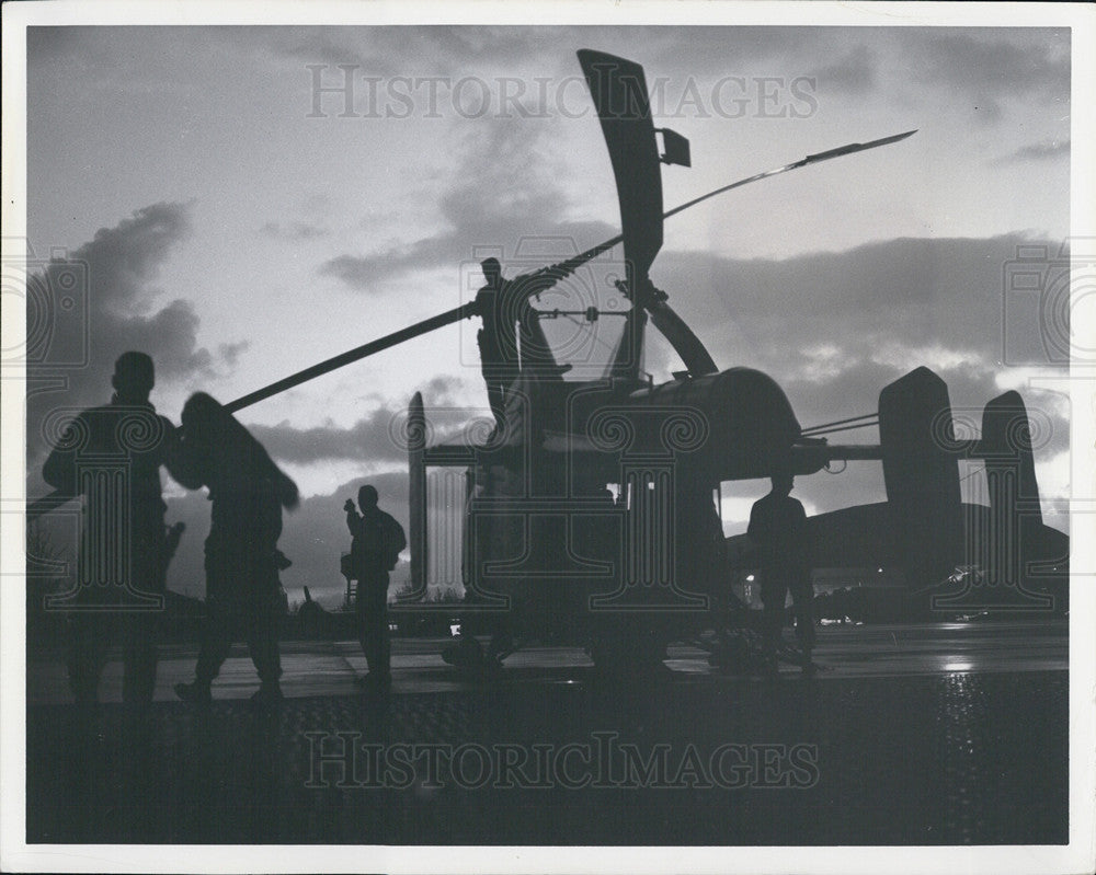 Press Photo Military equipment helicopter - Historic Images
