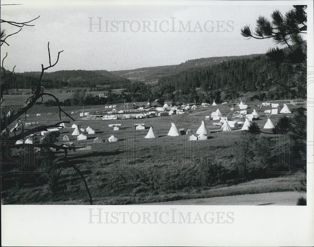 1982 Press Photo Indians Lame Deer reservation Montana powwow leasing - Historic Images