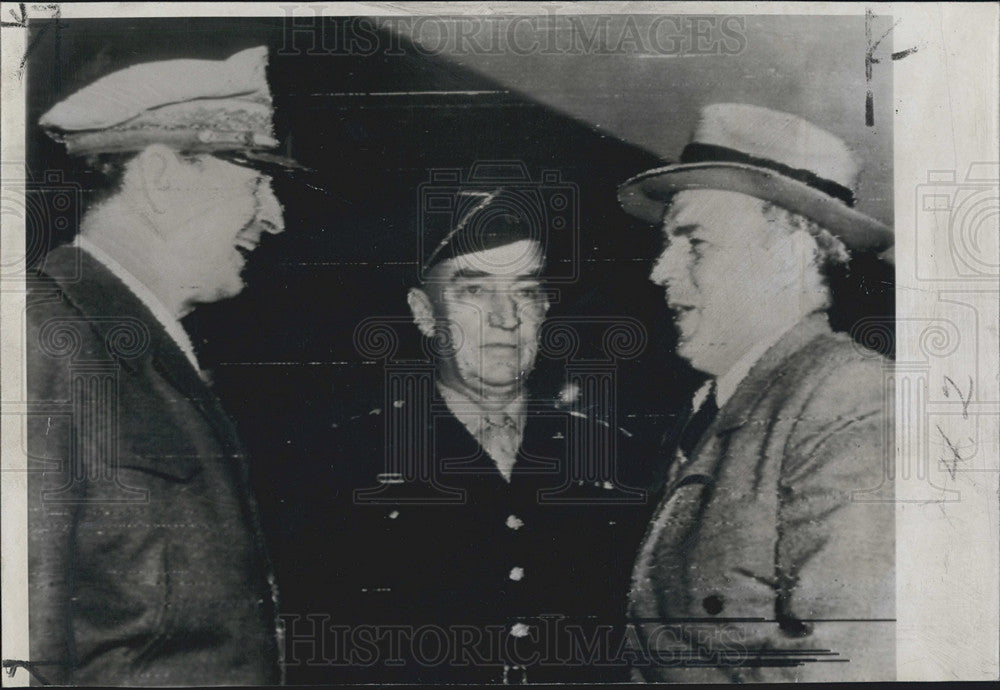 1945 Press Photo General Army MacArthur Lt. Gen. Eichelberger Undersecretary - Historic Images