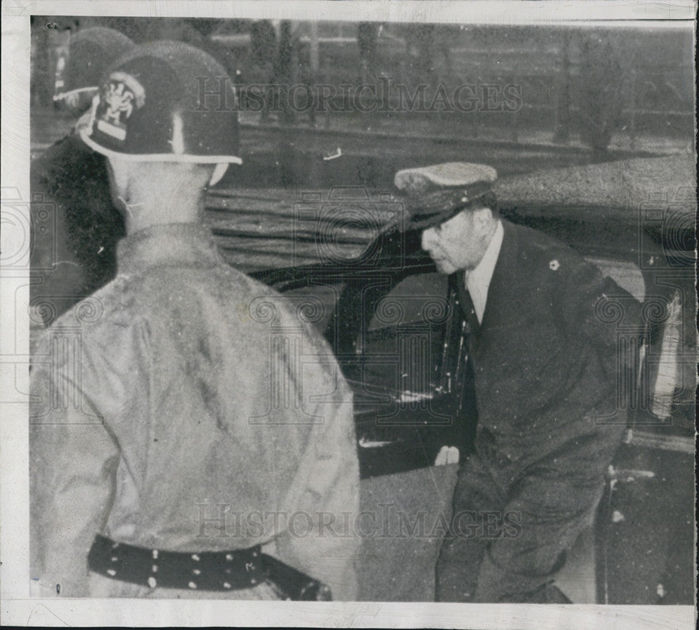 1951 Press Photo Gen. Douglas MacArthur Learns His Dismissal Allied Commander - Historic Images