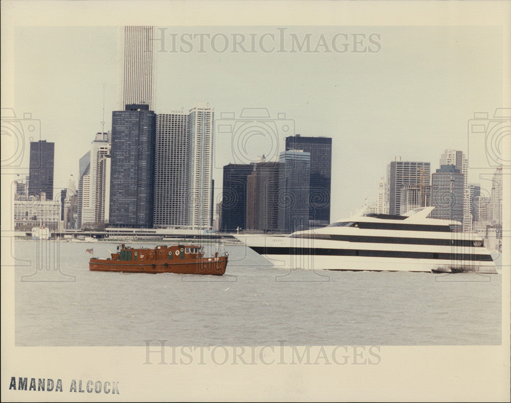 1975 Press Photo Cruise Odyssey Arrives In Chicago - Historic Images