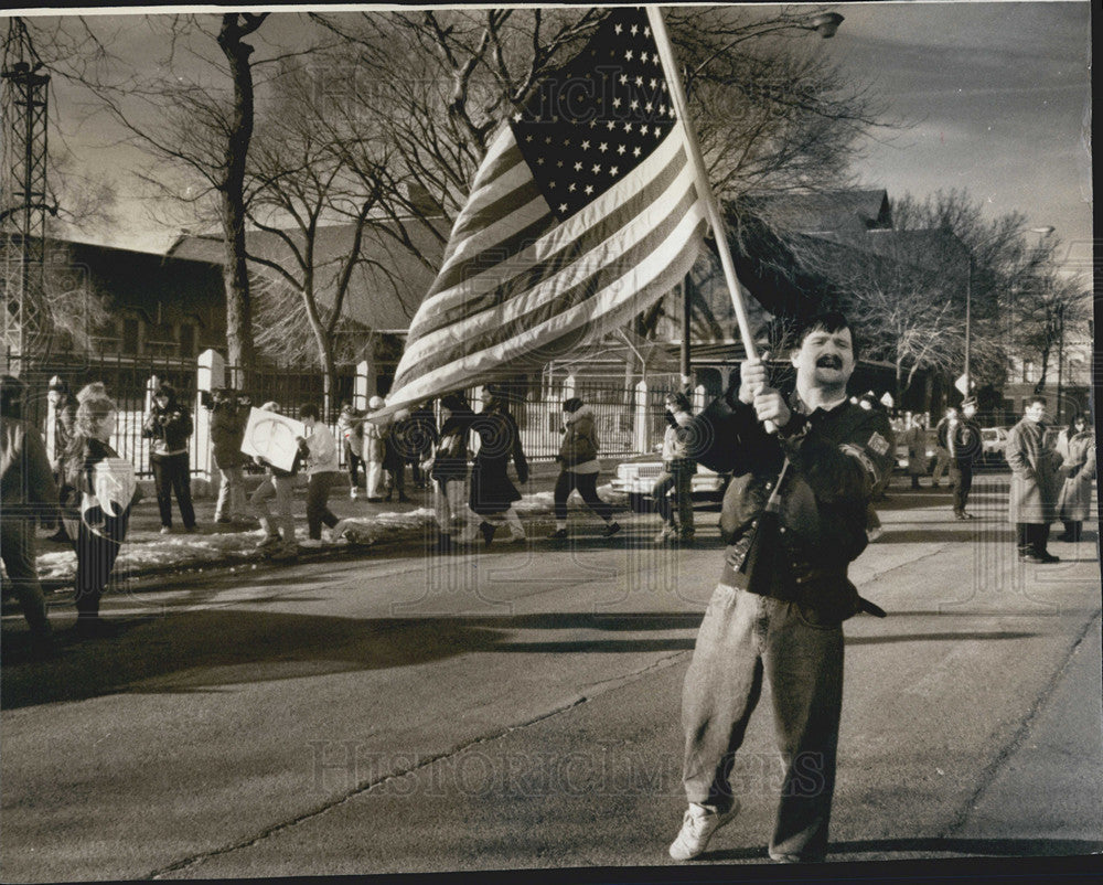 1991 Press Photo Persian Gulf War Demonstrators - Historic Images