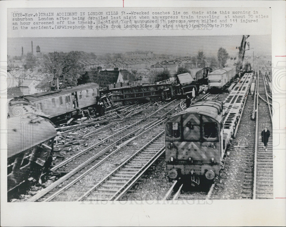 1967 Press Photo Train Accident In London Kills 51 - Historic Images