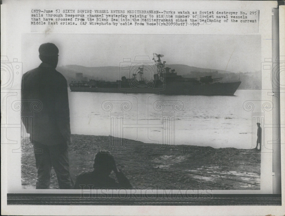 1967 Press Photo Soviet Destroyer Vessel Enters Mediterranean - Historic Images