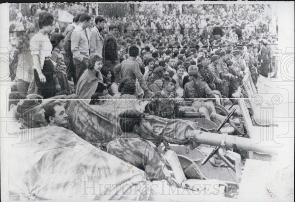 1961 Press Photo Algeria revolt and await orders to invade Paris - Historic Images