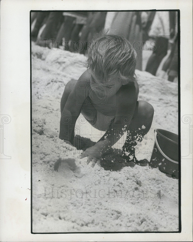 1973 Press Photo of Annual International Sandcastle Building Championship. - Historic Images