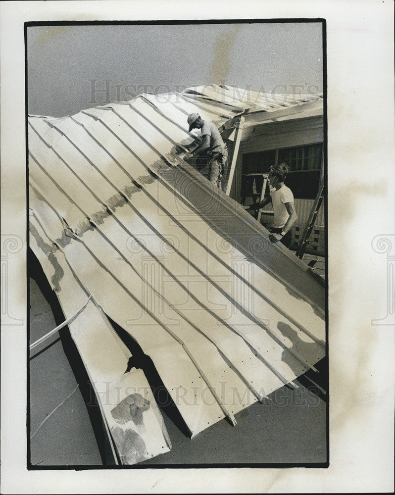 1973 Press Photo Pinellas Co Tornado Damage - Historic Images