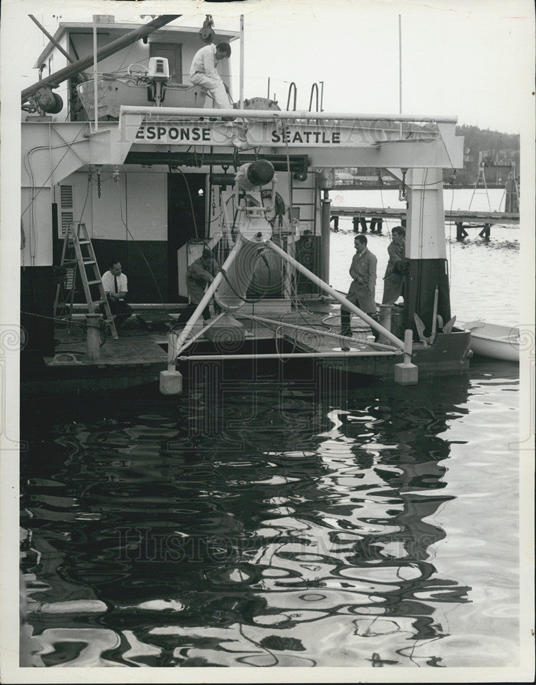 1969 Press Photo Dockage Service Oceanographic Research Site Vessel - Historic Images