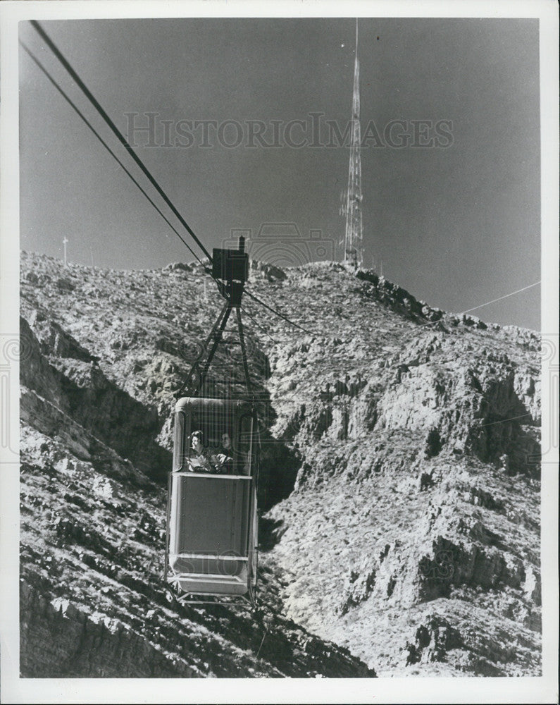 1965 Press Photo The aerial tramway carries visitors to the top of Ranger Peak. - Historic Images